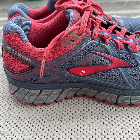 Brooks Women’s Adrenaline ASR-13 Sneakers - Picture 4 of 10